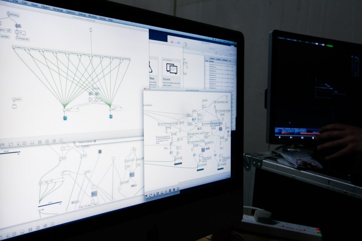 United_Visual_Artists_Vanishing_Point_MO_1